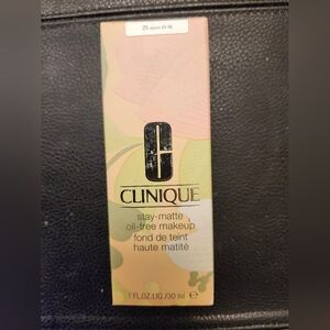 Clinique Stay-Matte Oil-Free Makeup Foundation In 25 Spice